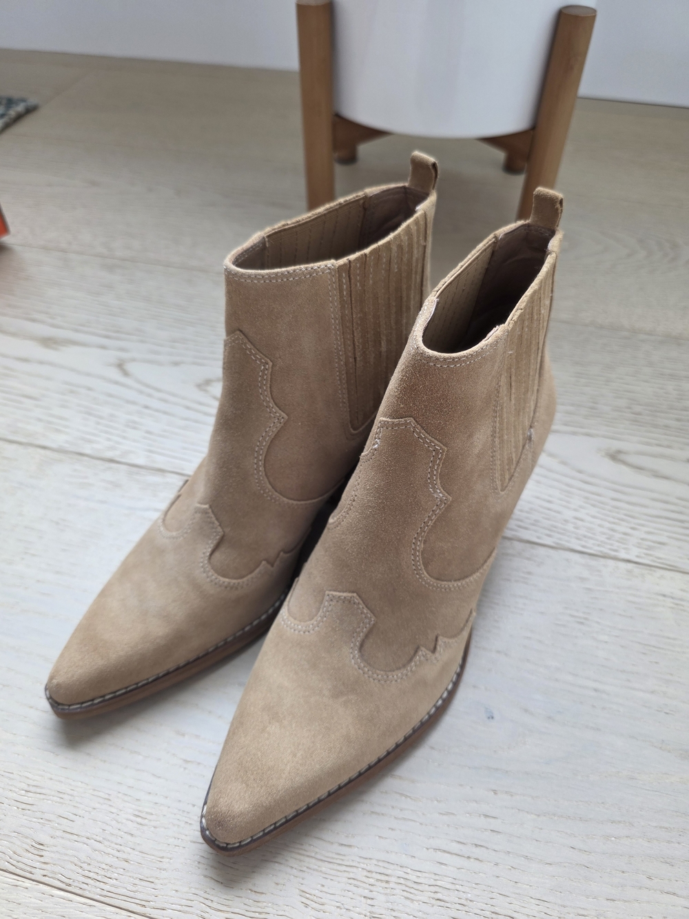 Sam Edelman Winona Western Suede Booties Size 8 Tan - Picture 2 of 8